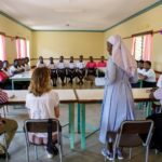 La scuola di ostetricia e Sister Carmel premiate